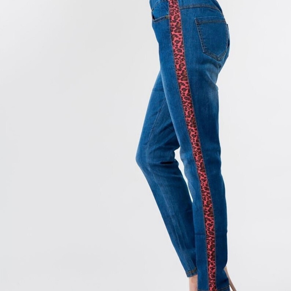 🐆 NWT JVINI Dark Wash Jeans Red Leopard Side Stripe Stretch Denim M